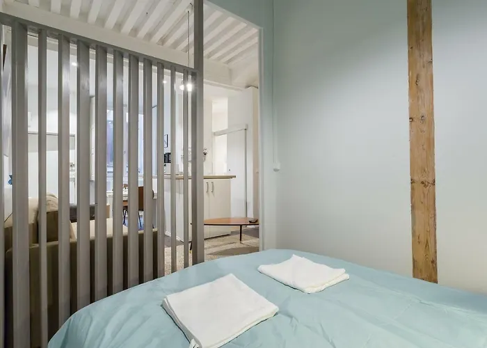 Jusquà 6 personnes au coeur du Vieux Lyon